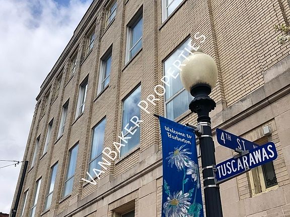 2nd image of 553 W Tuscarawas Ave APT 401