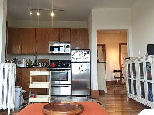 3rd image of 137 Peterborough St #O29