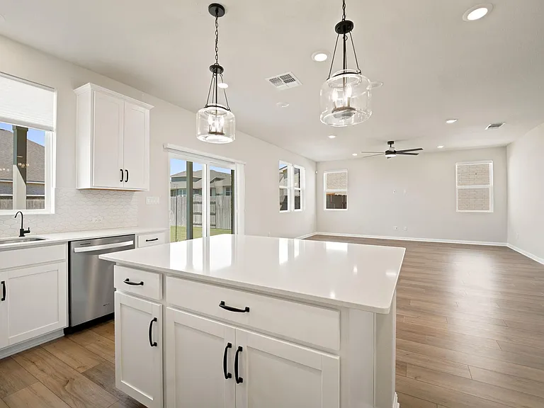 212 Swinging H Ln — Photo 12