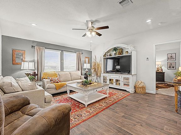 2nd image of 222 Kickapoo Dr