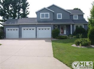 5111 Chanick St, Norton Shores, MI