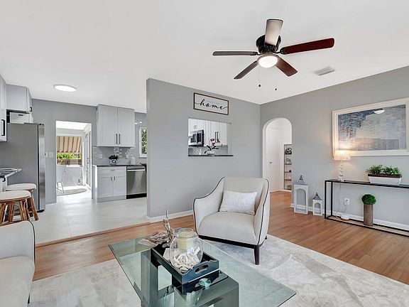 5th image of 1528 N K Street