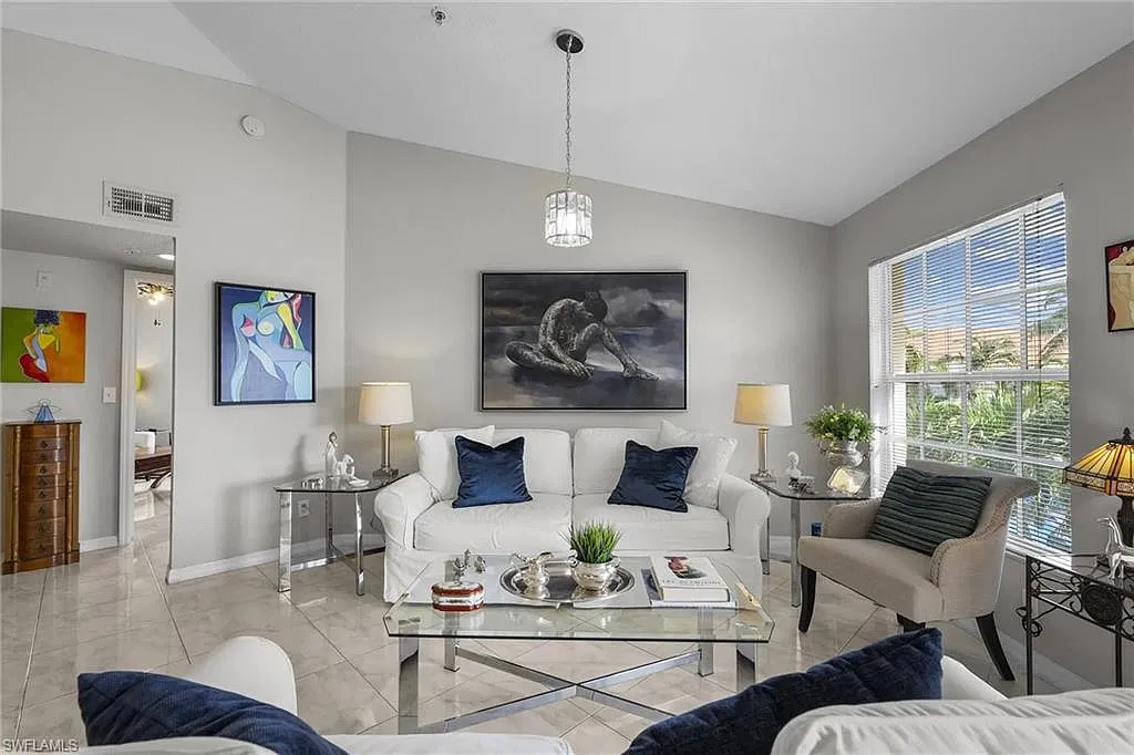 2 bed, 2.0 bath, 1314 sqft, $4,200 — Photo 2