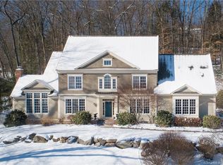 24 King Richards Ct, Avon, CT 06001