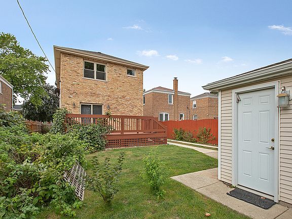3rd image of 5643 S Oak Park Ave