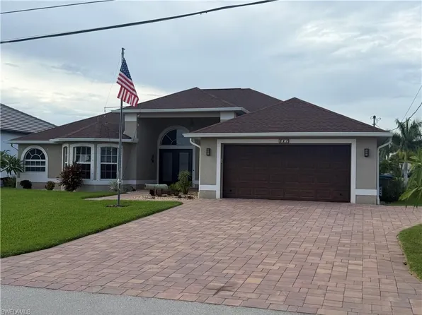 527 SW 40th Ter, Cape Coral, FL 33914