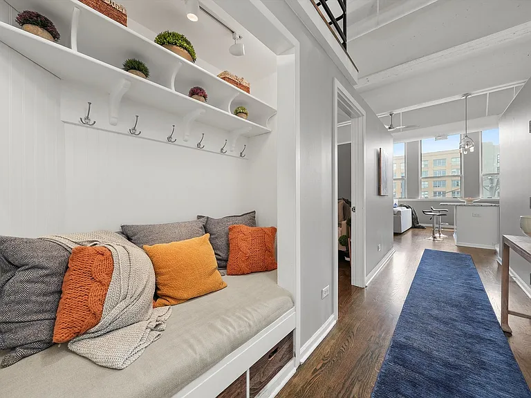 1019 W Jackson Blvd #3G — Photo 2