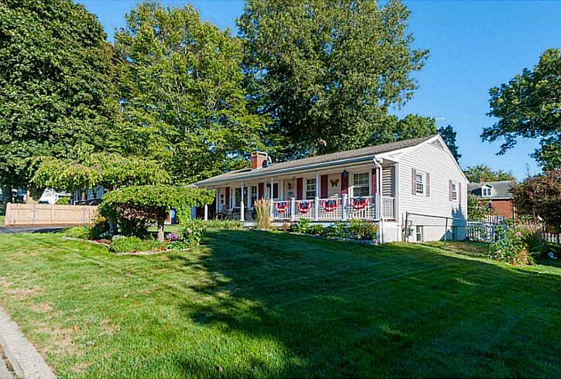 1st image of 8 Redwood Dr