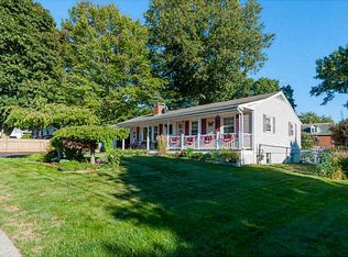 8 Redwood Dr, Cumberland, RI 02864