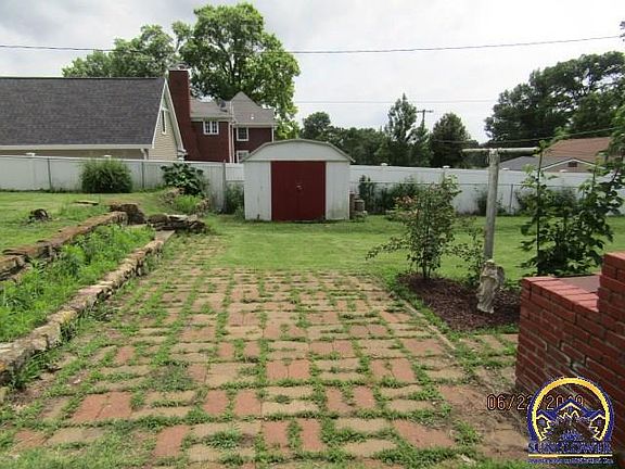 5th image of 2835 SE Virginia Ave