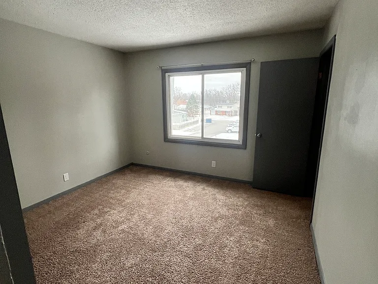 2450 Shaker Ct #4 — Photo 9