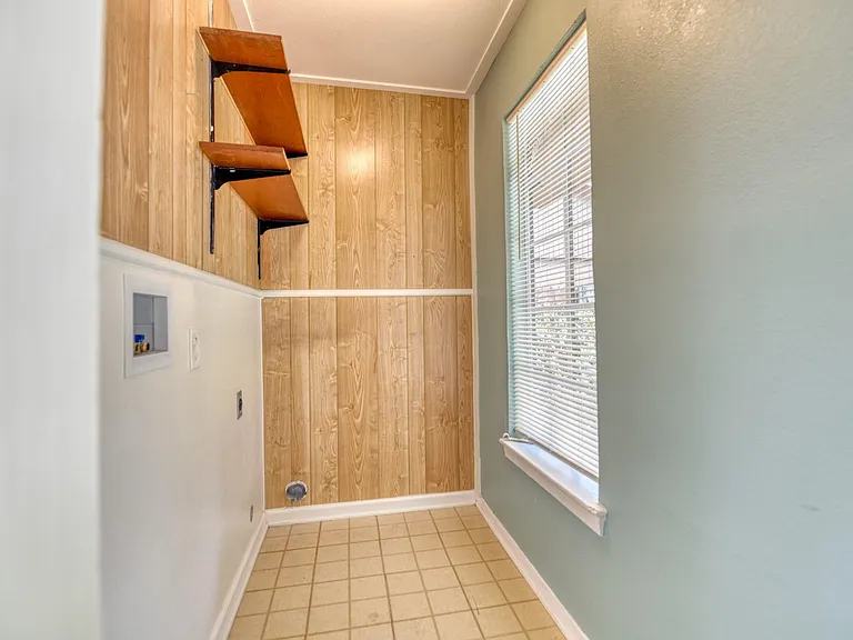 6028 Fairway Ave — Photo 11