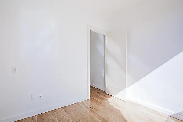 Rented by Cyberapts Management | media 21