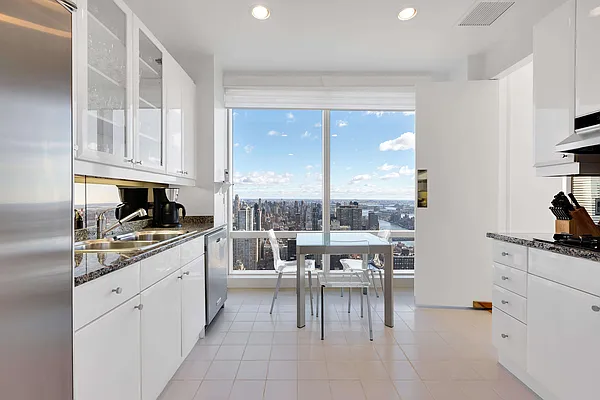 Rented by Compass | media 50