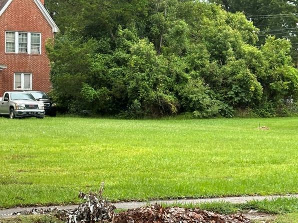 610 1st St W, Ahoskie, NC 27910