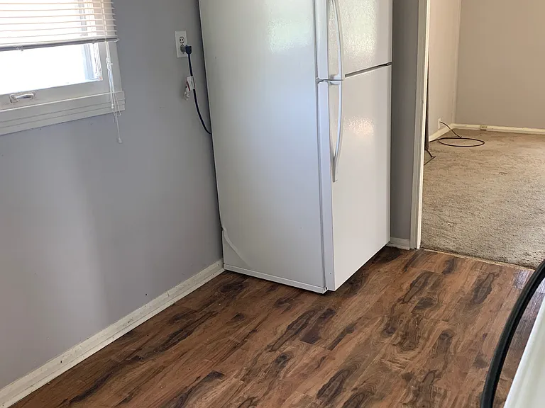 1216 W National Ave — Photo 8