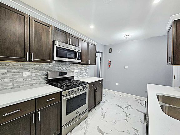3rd image of 928 Greenwood Ave