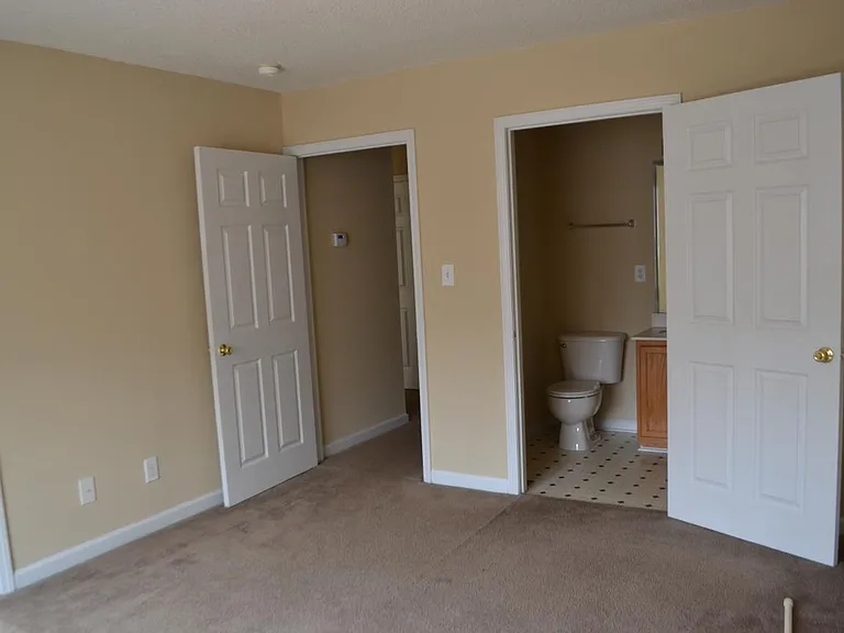 227 Appleby Dr — Photo 16
