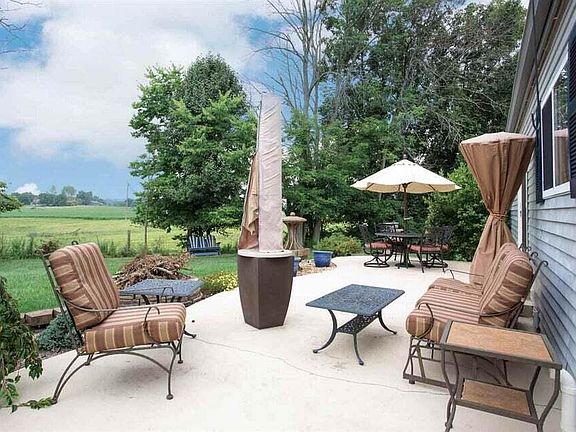 4th image of 75 Stonegate Dr