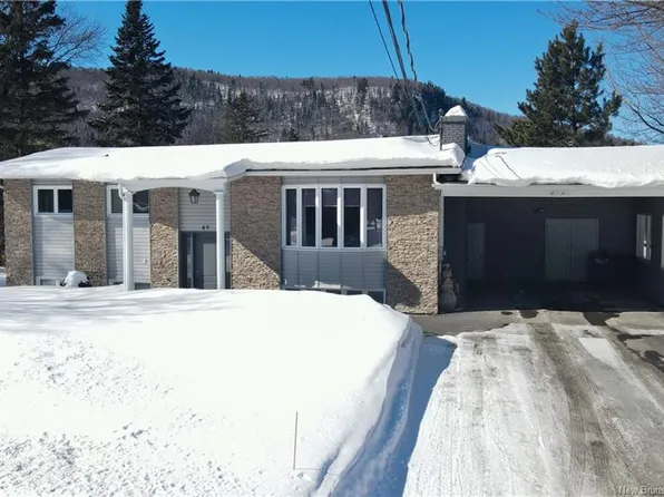 49 Hubert St, Edmundston, NB E3V 4K6