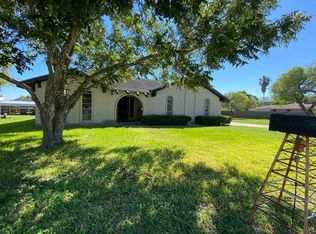 110 Candlelite Ln, Sinton, TX 78387