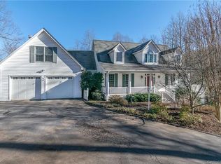 512 Claremont Dr, Flat Rock, NC 28731