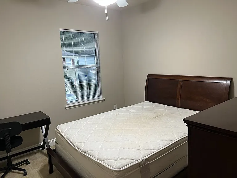 2954 SW 35th Pl #61 — Photo 12