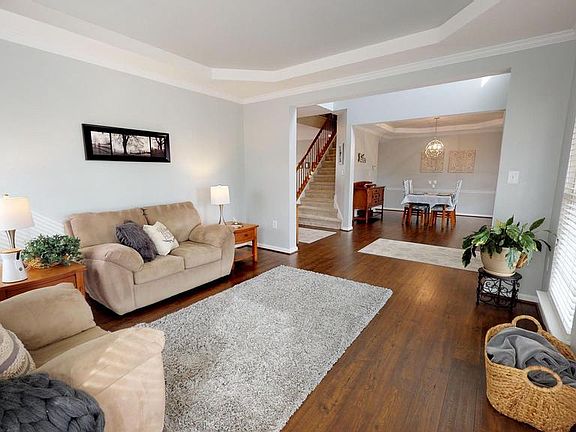 Hardwood flooring carries throughout the main lvl