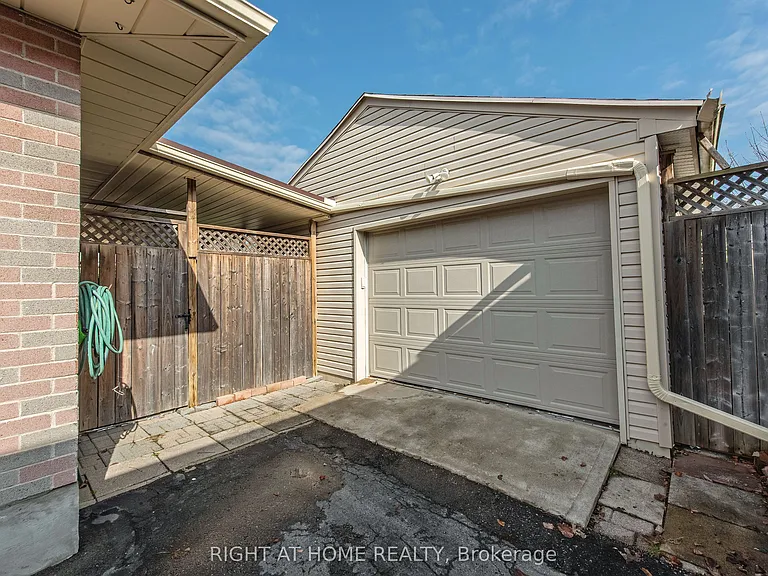 69 Alayne Cres — Photo 39