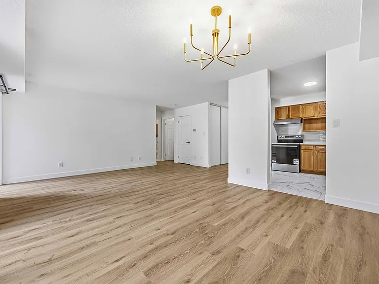 548 Front St #14 — Photo 7