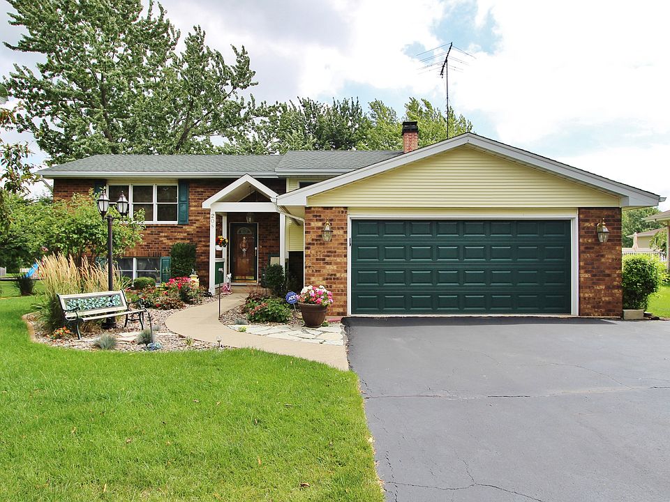 1st image of 208 Blackhawk Dr