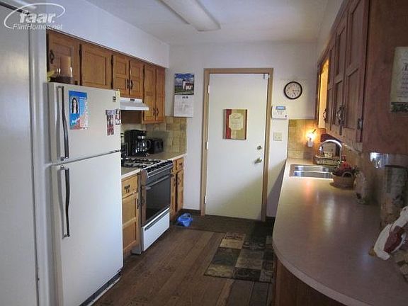 5th image of 216 Oakwood Dr