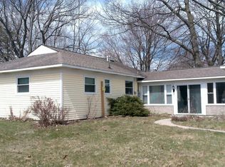 303 Flora Ave, Houghton Lake, MI 48629