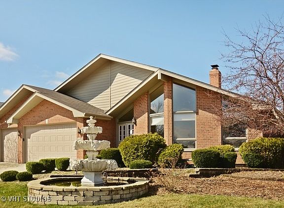 3rd image of 19533 Southfield Ln