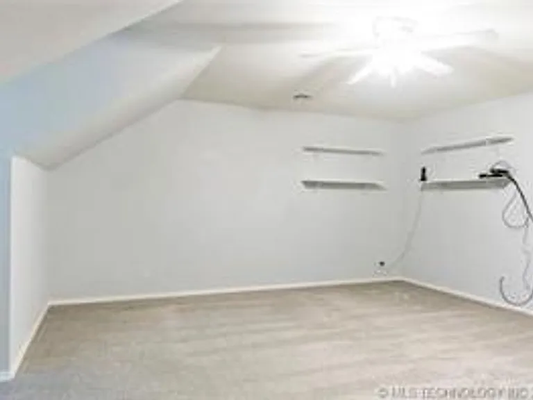 13609 E 90th Ct N — Photo 16