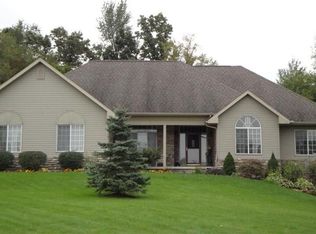 1927 Sundance Rdg, Howell, MI 48843