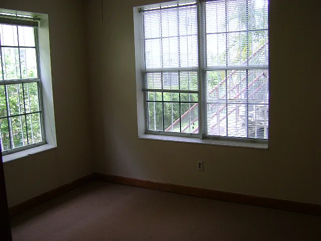 710 Pennsylvania Ave — Photo 9