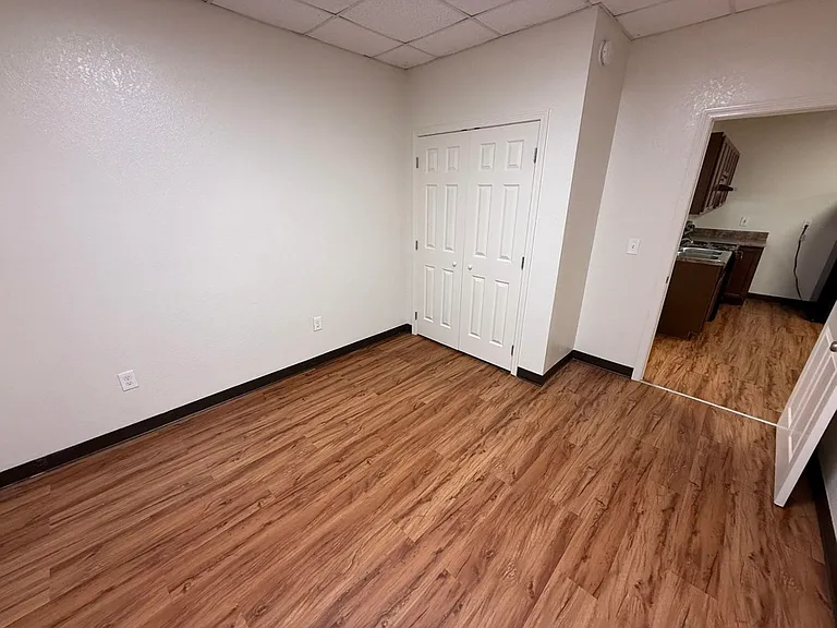 413 Devonia St #402 — Photo 9