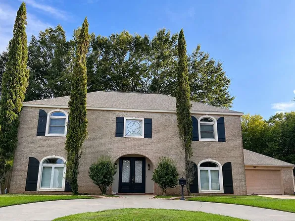 1010 W Shore Dr, Alexandria, LA 71303