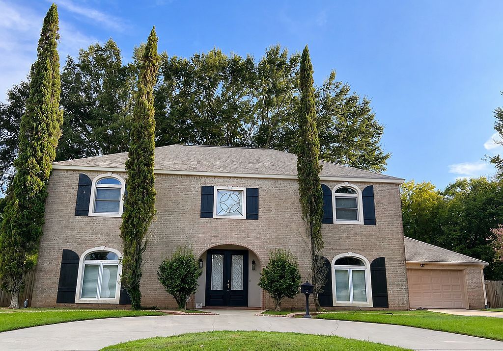 1010 W Shore Dr - Property Image