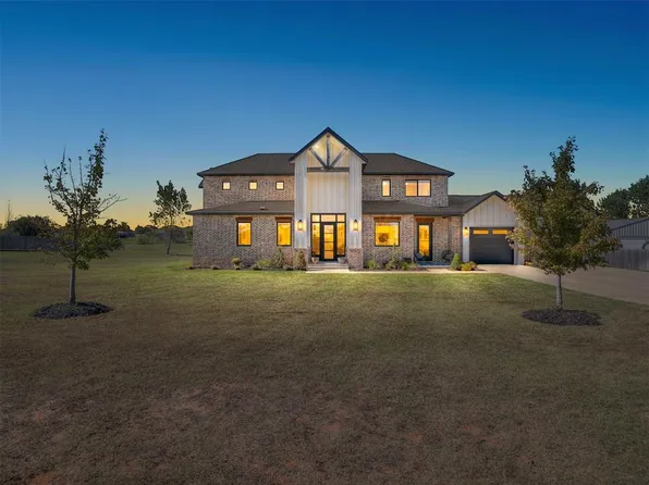 954 County Street 2983, Blanchard, OK 73010