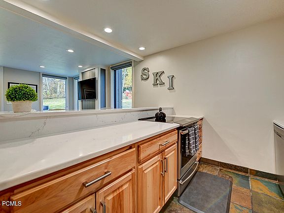 2nd image of 1561 Three Kings Dr #89