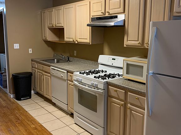 2nd image of 537 39th St Floor 3