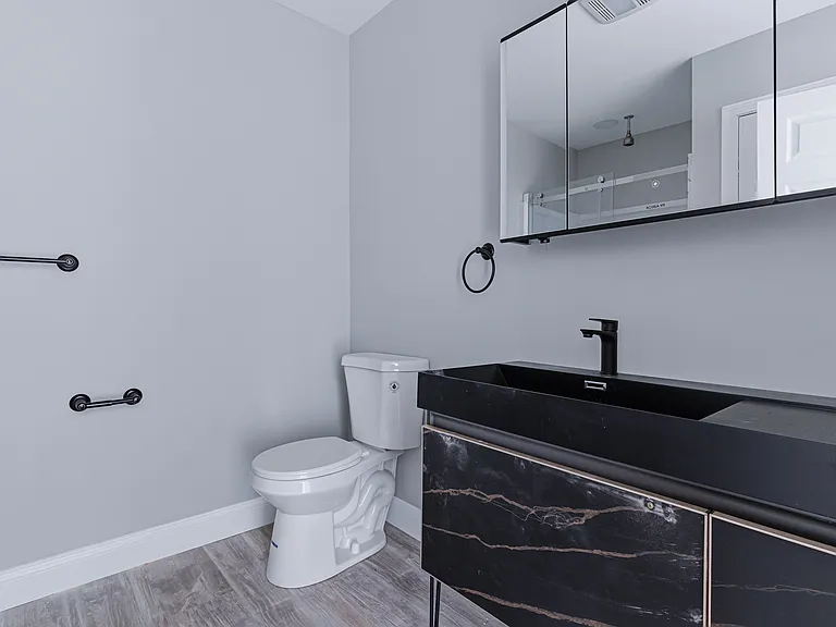 387 Broad St #4 — Photo 6