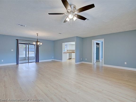 3rd image of 1807 Tayloe Ln
