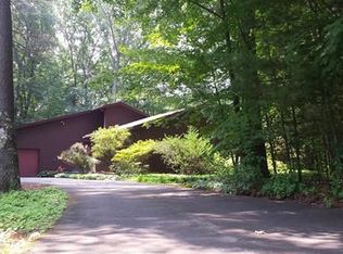 60 Emily Ln, Northampton, MA 01060