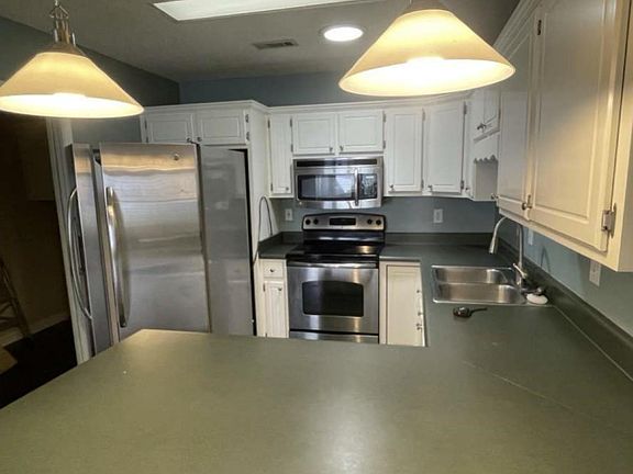 5th image of 103 Windward Ct