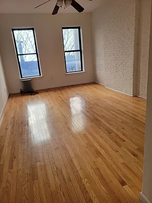 Rented by Chartwell Manhattan Realty | media 2