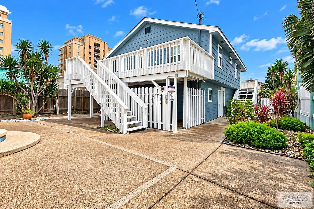 2 bed, 2.0 bath, 1200 sqft, $2,650 — Photo 2
