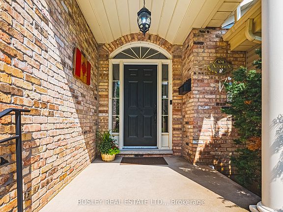 4th image of 4011 Azalea Cres